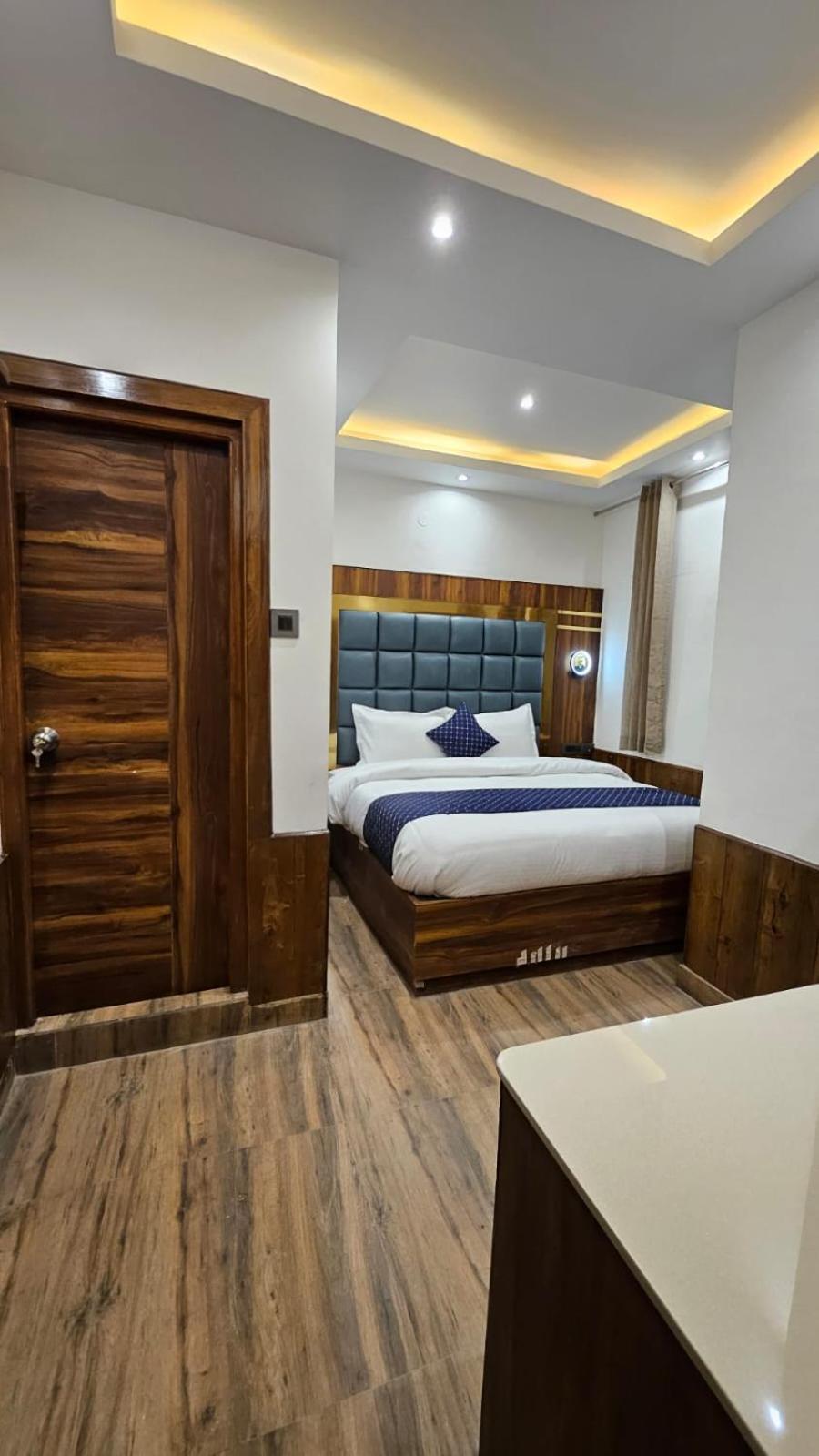 Mountain Zest- Simla Royale Near Mall Road Free Pickup From Railway Station Simla Ngoại thất bức ảnh